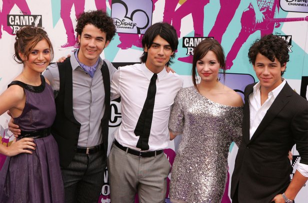 10-20080910-Nick-Jonas-Demi-Lovato-Timeline-Camp-Rock-Billboard-1548